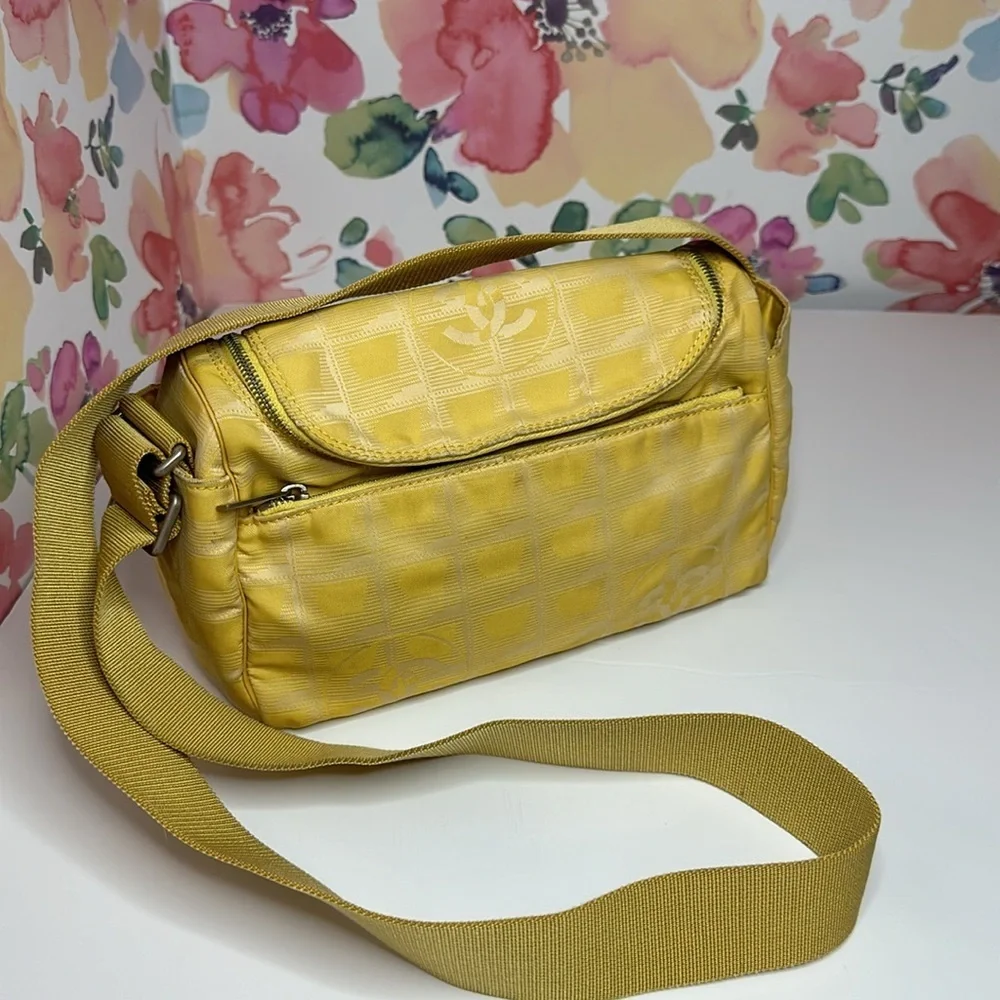 💯Authentic Chanel Travel Line Zip Shoulder Bag Nylon Small🍀